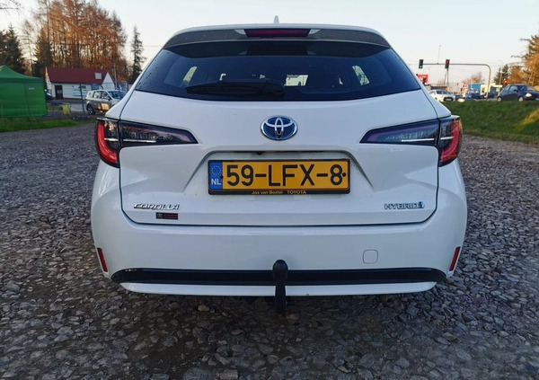 Toyota Corolla cena 92000 przebieg: 91920, rok produkcji 2019 z Sępopol małe 191
